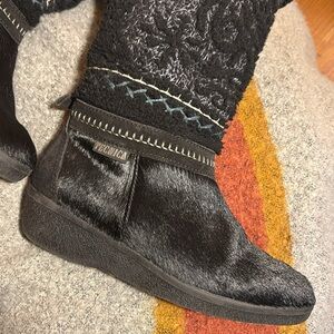 Tecnica Vintage Winter Boots Womens Black Pony fur Suede and Wool Warm Cozy